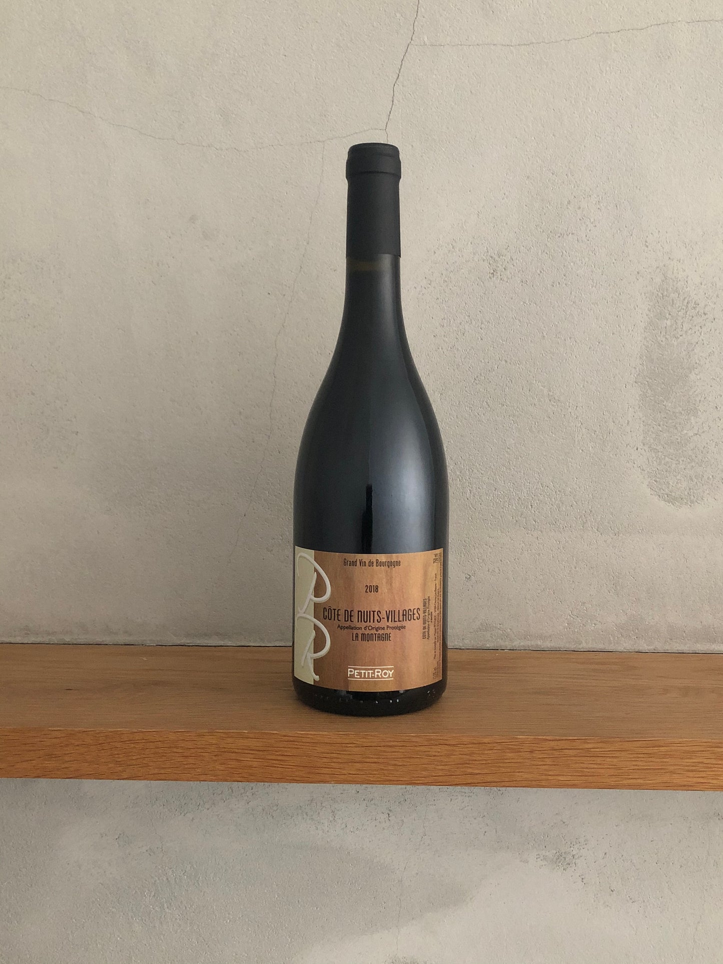 〇コート・ド・ニュイ・ヴィラージュ ルージュ 2018 / メゾン・プティ・ロワ